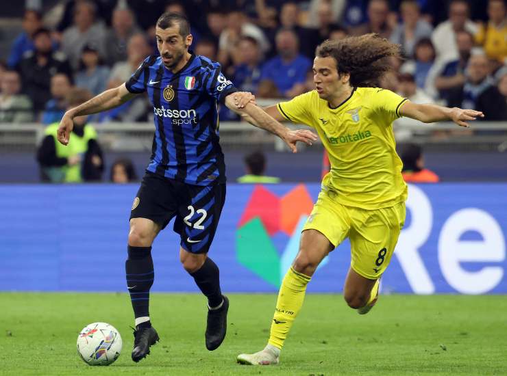 Mkhitaryan durante una partita