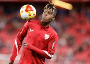 Williams controlla la palla