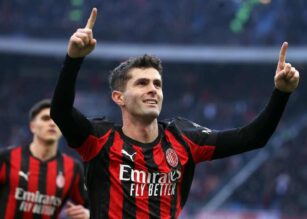 Pulisic esulta dopo una rete