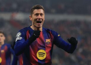 Lewandowski esulta dopo una rete