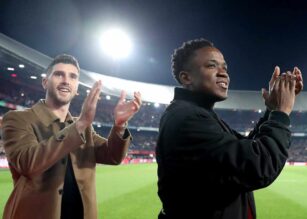 Senesi applaude il pubblico