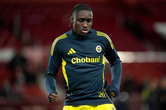 Cherif durante un riscaldamento