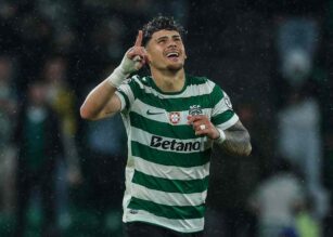 Araujo esulta dopo una rete