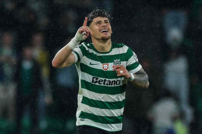 Araujo esulta dopo una rete