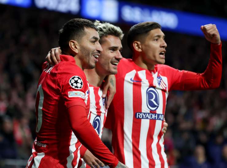 Molina esulta con i compagni