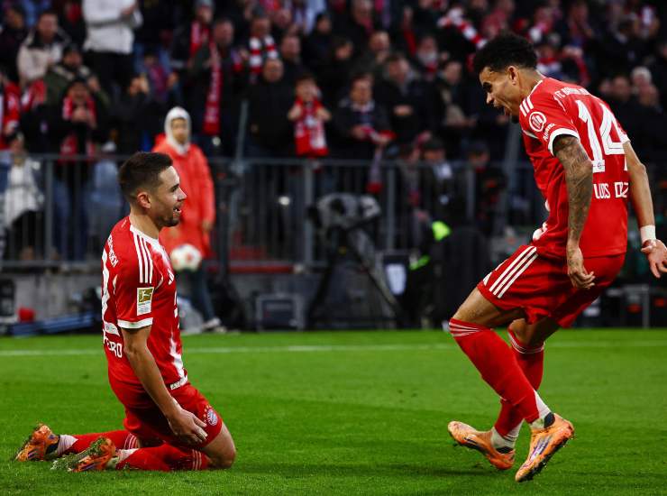 Guerreiro esulta con un compagno