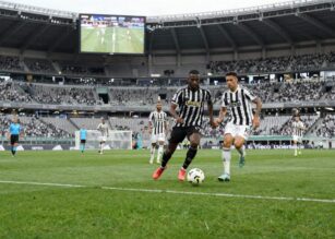 Gesto di Kalulu infuria i tifosi della Juve