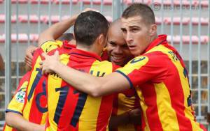 LECCE-esultanza-abbraccio