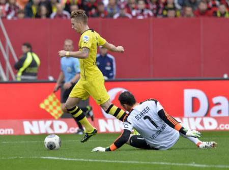 FBL-GER-BUNDESLIGA-NUREMBERG-DORTMUND